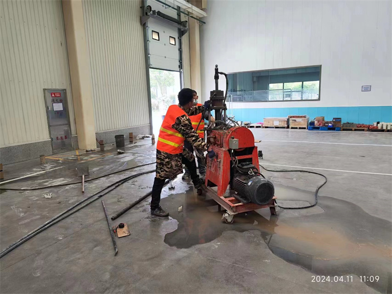 青山厂房地面下沉塌陷注浆加固施工